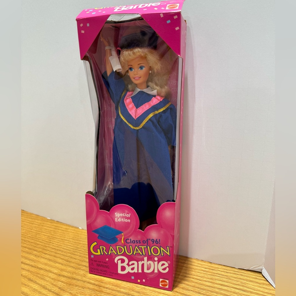 Barbie Graduation 1996 Doll in Blue and Pink NIB